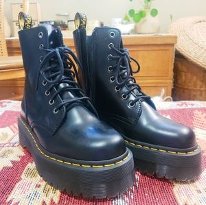 NWOT Dr. Martens JADON Platform Boot